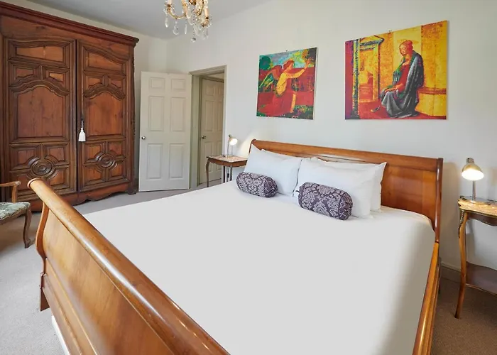 Host & Stay - St Denys View