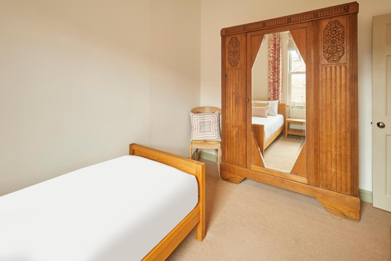 Host & - St Denys View York